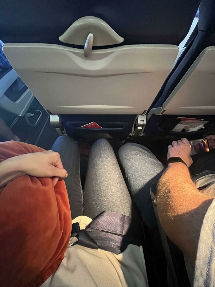 This Was How A 4-Hour Flight Went Today. I Am A 5’8” Female