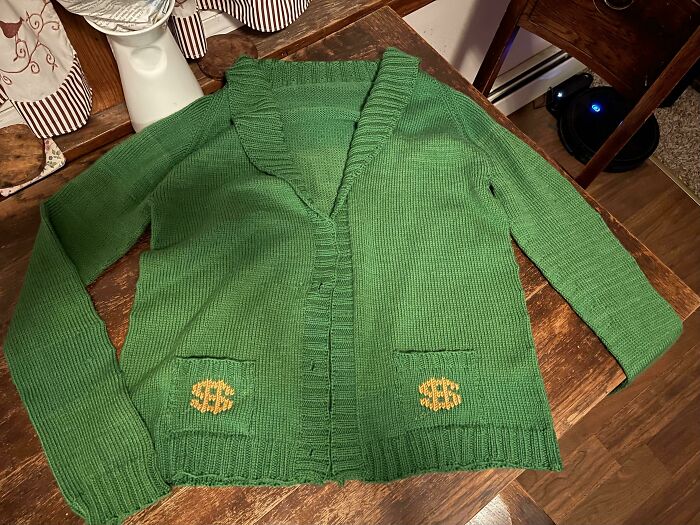 My BF Asked Me To Make Him A Sweater “The Color Of Money With Dollar Signs On The Pockets” (He Works In Finance). He’s 40 Years Old. This Is Absurd, I Love It