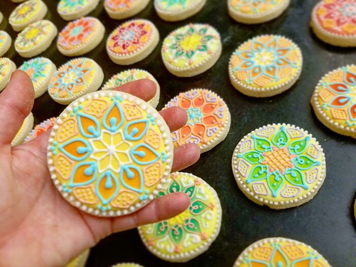 Tried The Panty Hose Trick To Tidy Up Icing And It Worked! Christmas Cookies Done