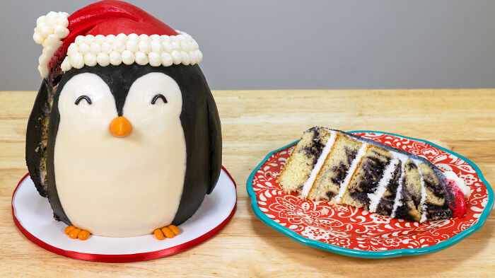 My Little Buttercream Christmas Penguin Cake. I Just Think He's The Cutest