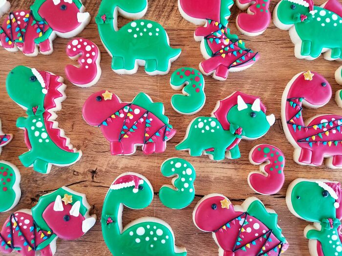 Christmas Dinos Might Be My New Favorite