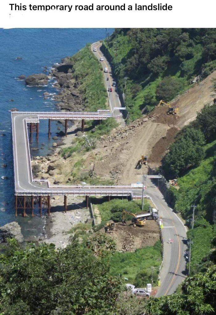 The Construction Of The Temporary Road Fukui City