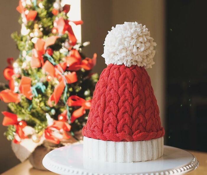 Merry Christmas! The Knit Hat Cake I Served This Christmas Eve