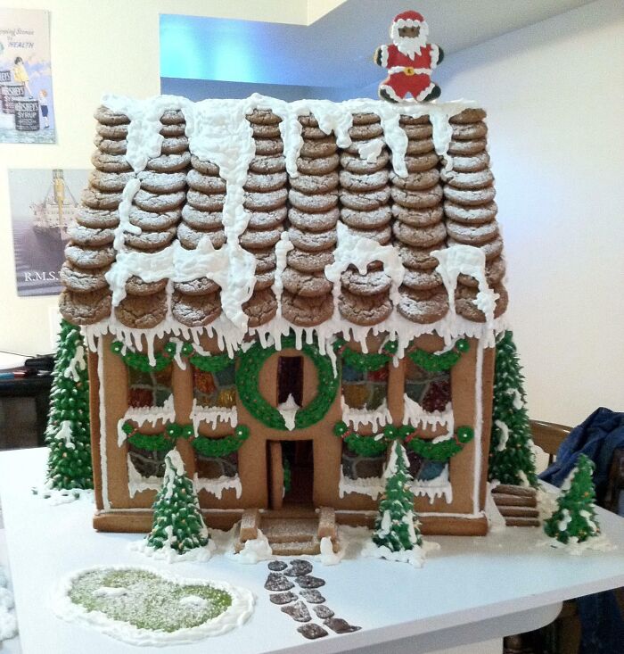 Im A Chef And I Love Christmas! Here's My Gingerbread House