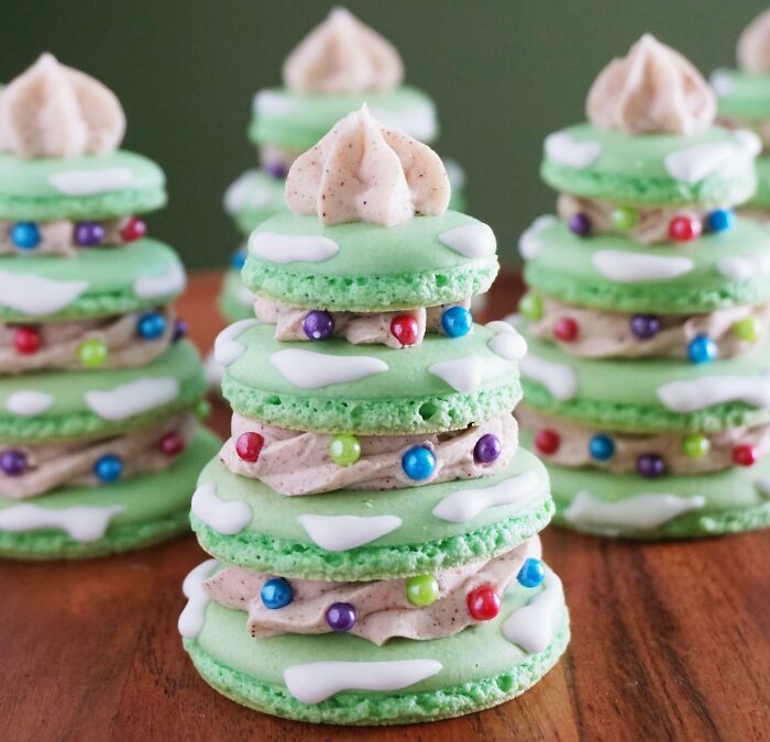 Christmas Tree Macarons
