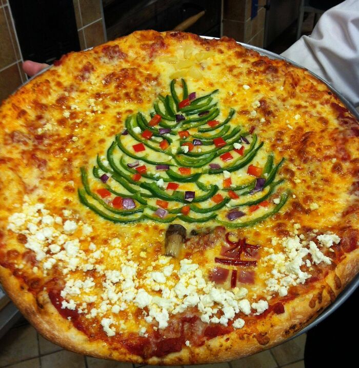 Made A Christmas Pizza At Work, And The Boss Actually Approved