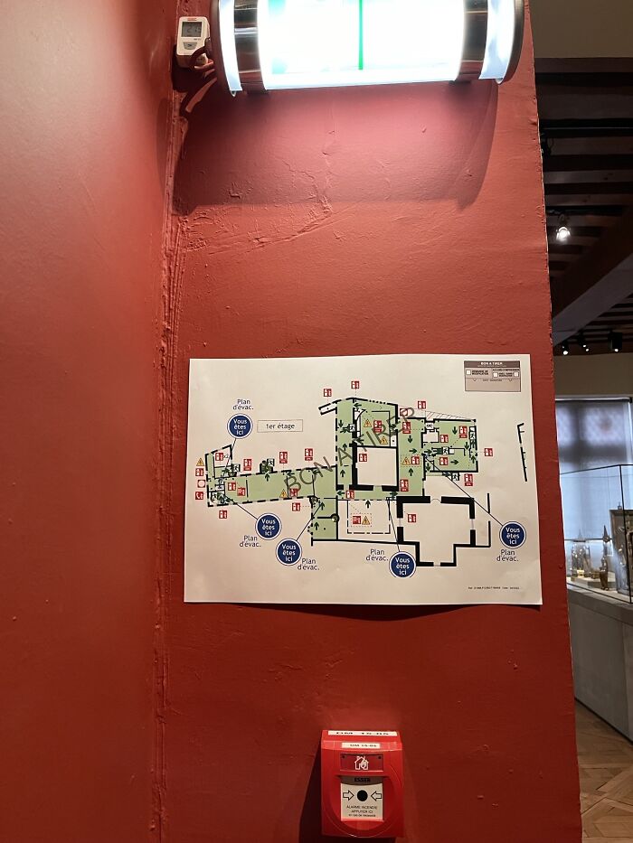 Each Of The Blue Dots On This Fire Escape Map Says “You Are Here”