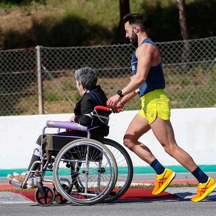Mother-Son Duo Hold The Guinness World Record For “Fastest Marathon Pushing A Wheelchair,” And The Internet Can’t Get Enough