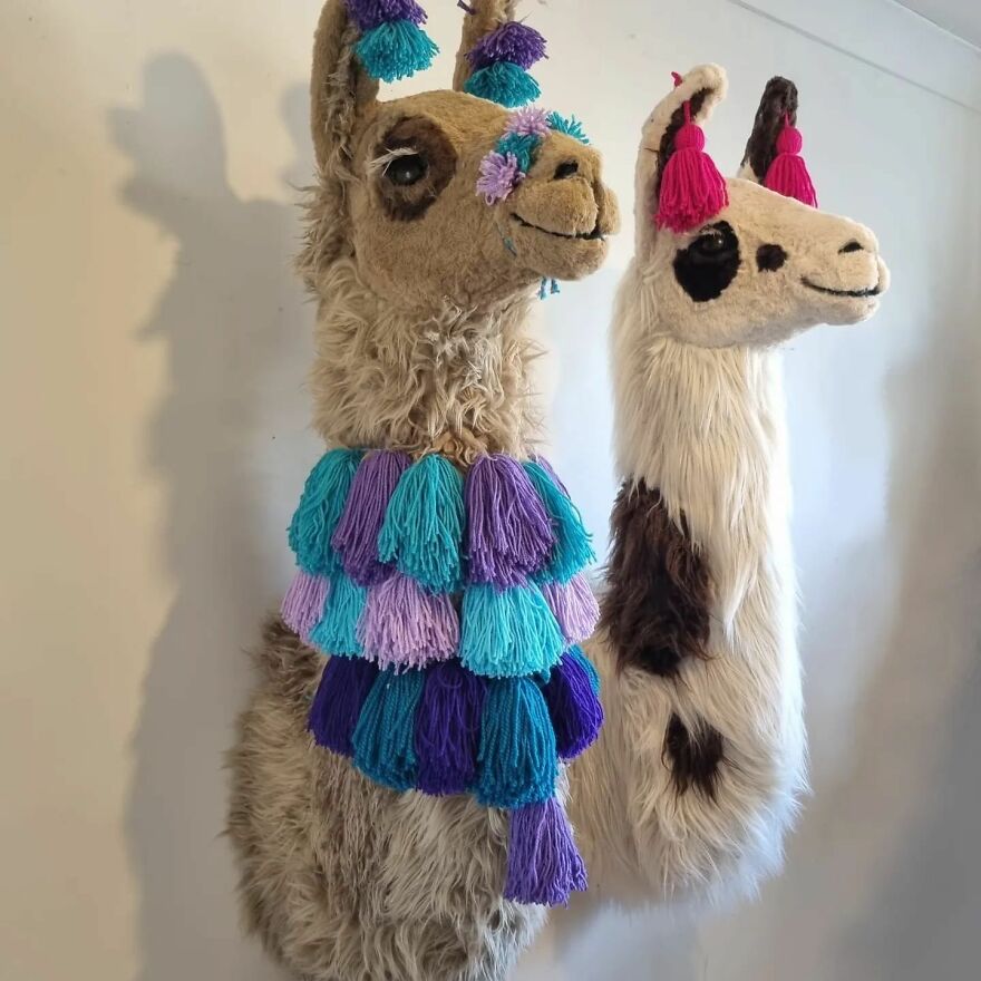 Artist Turns Cardboard And Other Discarded Materials Into Stunning Lifelike Animal Sculptures