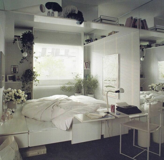Perfectly Practical In Everyway. Living In Small Spaces - Lorrie Mack 1988