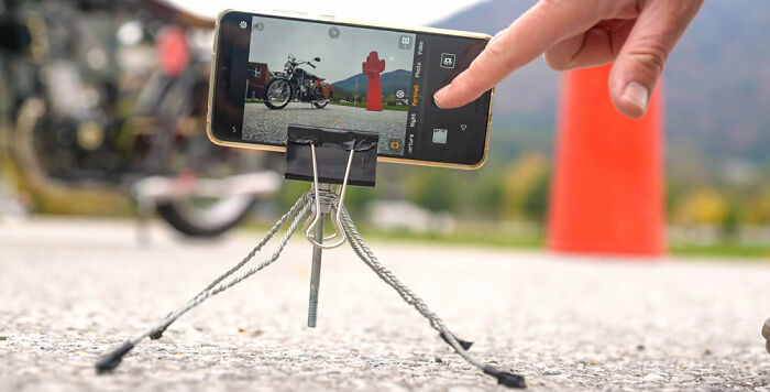 Use Binder Clips To Make A DIY Tripod