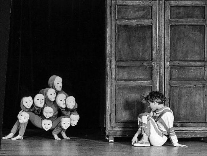 A Performance At The Théâtre Du Mouvement In France, 1985