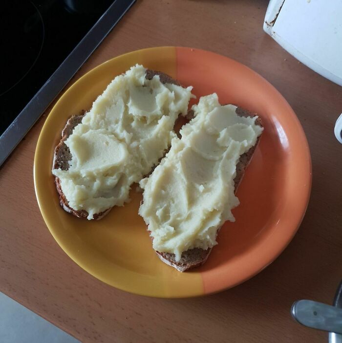 I Like To Eat Bread With Mashed Potatoes And People Tell Me That's Not Normal