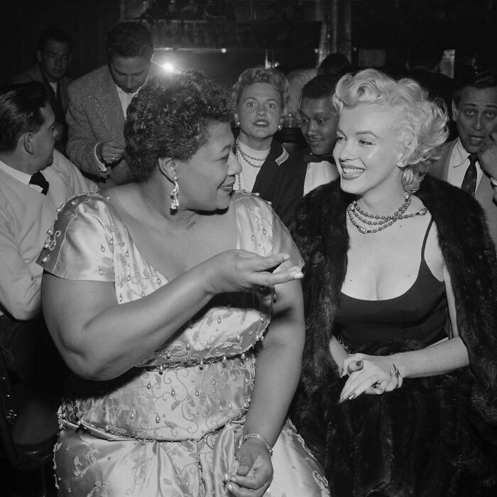 Ella Fitzgerald y Marilyn Monroe en el Tiffany Club en Hollywood, 1954