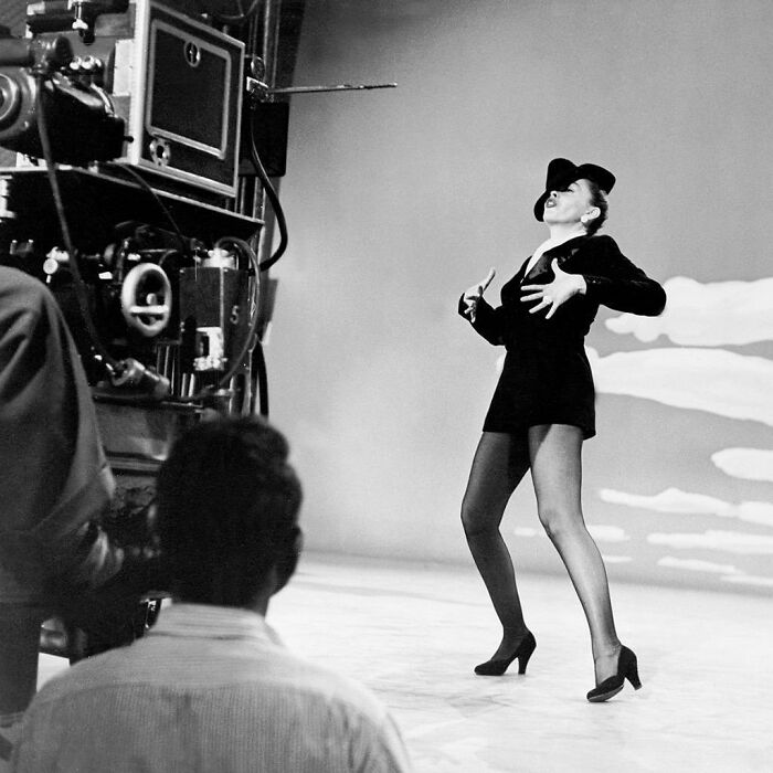 Judy Garland rodando el icónico número "Get Happy" en 'Repertorio de Verano', 1950