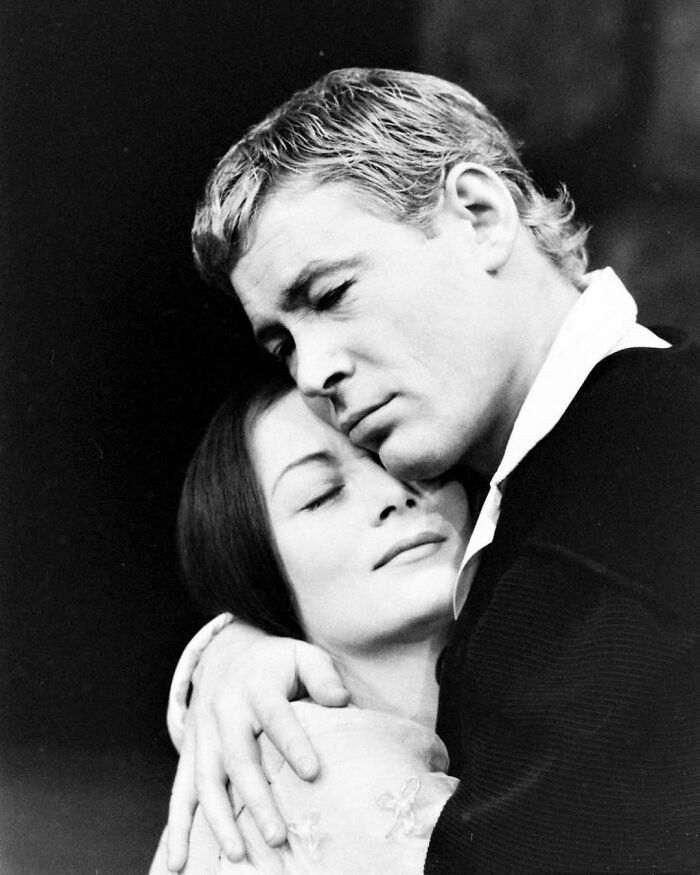 Peter O'toole And Rosemary Harris In Laurence Olivier’s Stage Production Of Hamlet At The National Theatre, 1963. Photos By Ralph Crane