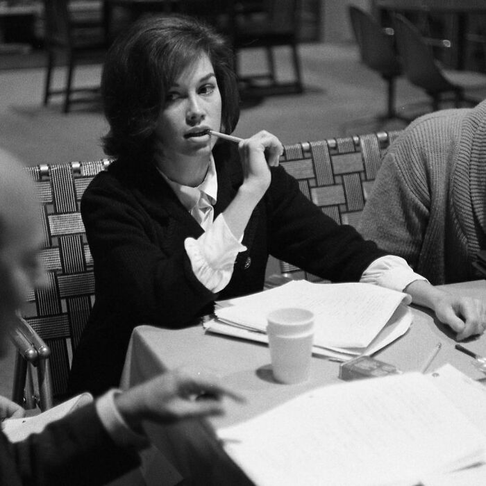 Mary Tyler Moore During A Table Read For The Dick Van Dyke Show, Los Angeles, 1963. Photos By Earl Theisen