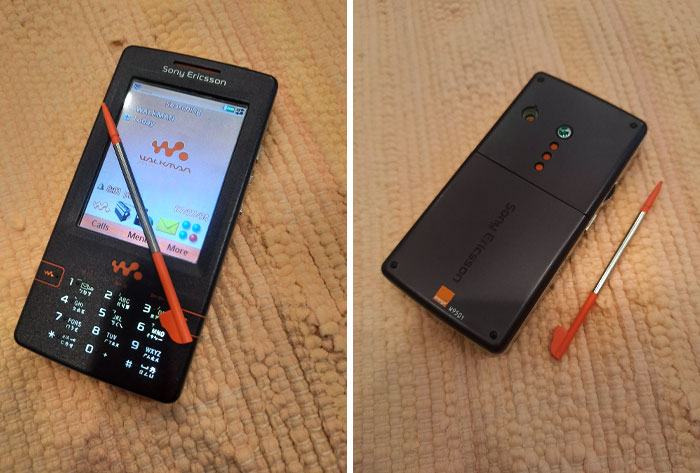 Sony Ericsson W950i. A Rare Touchscreen Walkman Phone From 2006