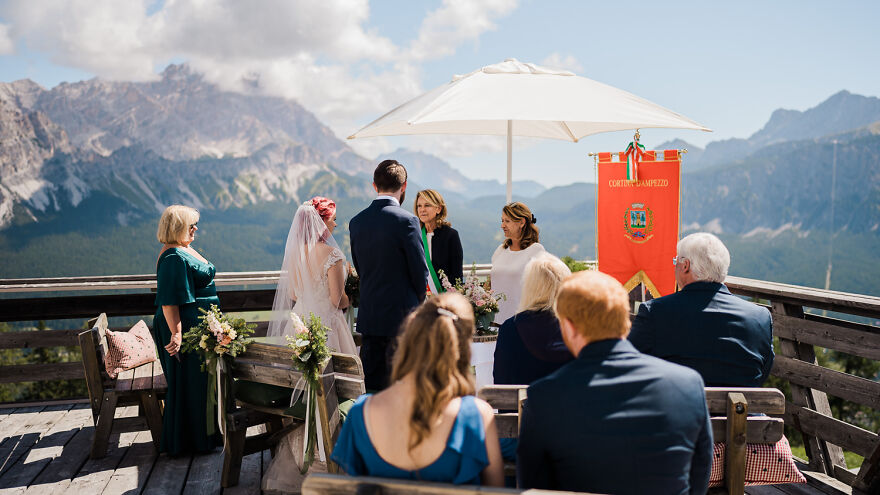 Mountainside Italian Legal Ceremony With Close Family In Cortina D'ampezzo