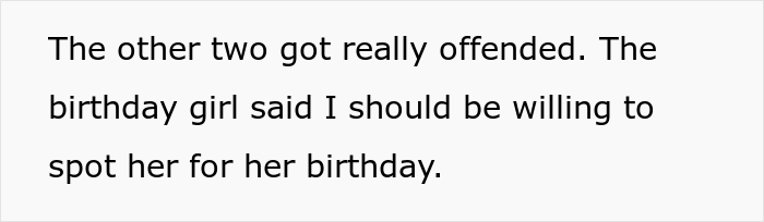 Friends Bail From Restaurant Before Check Arrives And Refuse To Pay This Woman Back For It, She Complains To The Birthday Girl's Mother Friends Bail From Restaurant Before Check Arrives And Refuse To Pay This Woman Back For It, She Complains To The Birthday Girl's Mother