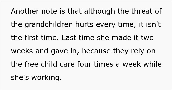 Mom “Publicly Embarrasses” Rude Vegan Daughter-In-Law At Thanksgiving Mom “Publicly Embarrasses” Rude Vegan Daughter-In-Law At Thanksgiving