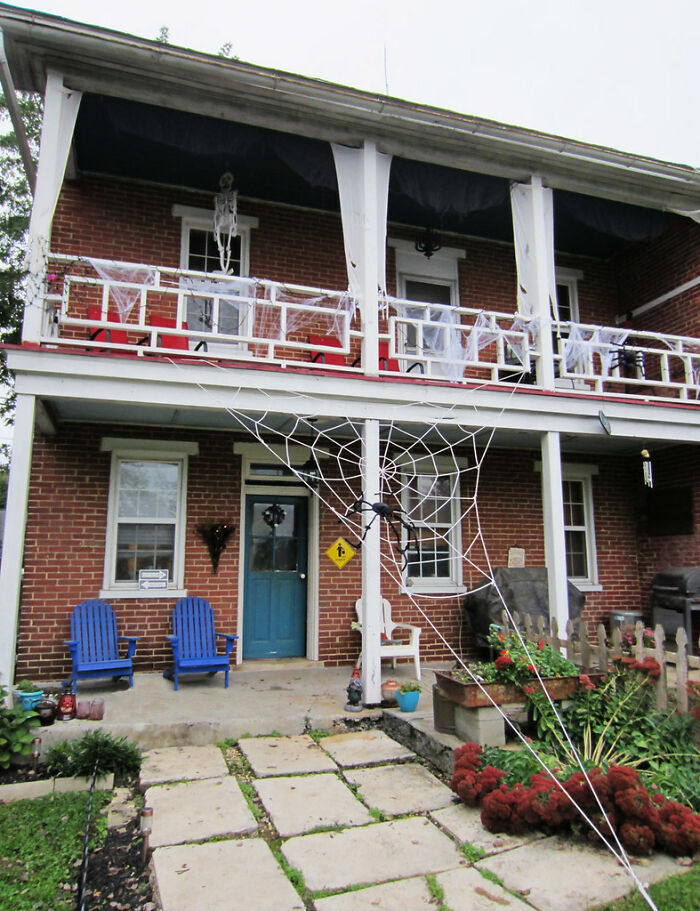 Woman Moved From The UK To Canada And Was Surprised By These 12 Differences