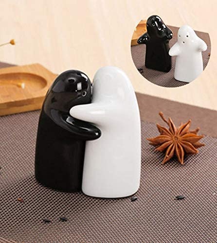 black-and-white-salt-and-pepper-shakers-637d70847a0e9.jpg