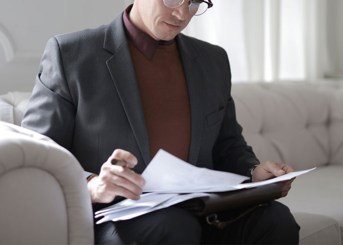 Professor Regrets His Grading System Policy After Student Maliciously Complies And Only Sends Him The Title Page For Their Assignment Professor Regrets His Grading System Policy After Student Maliciously Complies And Only Sends Him The Title Page For Their Assignment