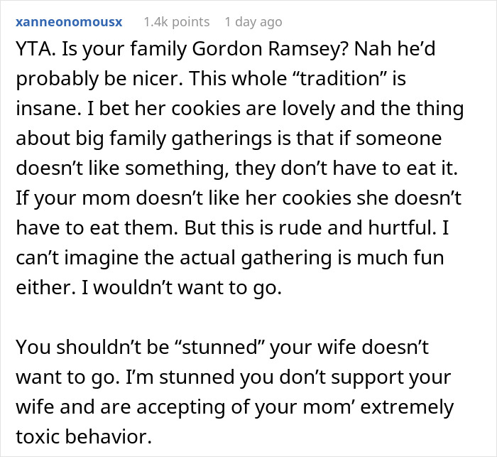 Guy Can't Believe His Wife Wants To Bail On Family Christmas Because Of His Mom's Tradition, The Internet Gives Him A Reality Check