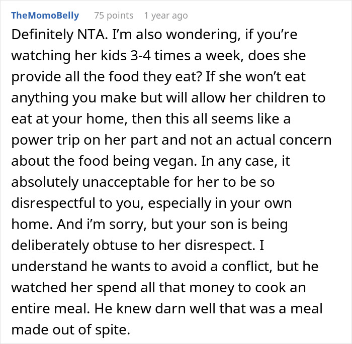 Mom “Publicly Embarrasses” Rude Vegan Daughter-In-Law At Thanksgiving Mom “Publicly Embarrasses” Rude Vegan Daughter-In-Law At Thanksgiving