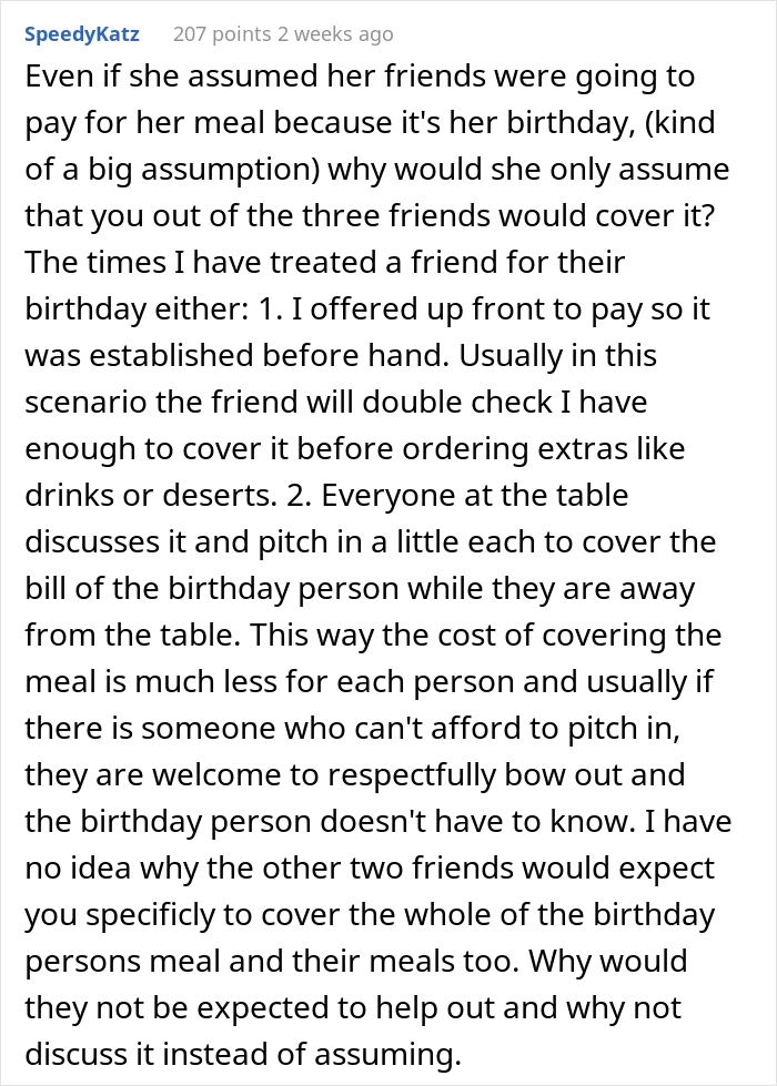Friends Bail From Restaurant Before Check Arrives And Refuse To Pay This Woman Back For It, She Complains To The Birthday Girl's Mother Friends Bail From Restaurant Before Check Arrives And Refuse To Pay This Woman Back For It, She Complains To The Birthday Girl's Mother