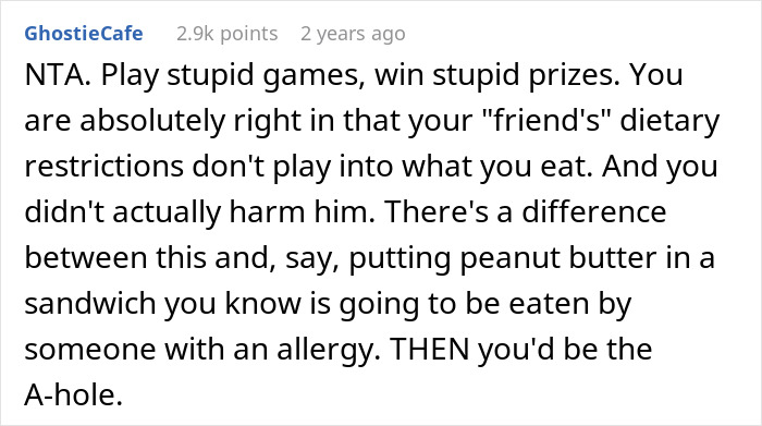 Student Has Had Enough Of His Muslim Friend Stealing His Fries, So He Orders Bacon On Them Without Telling Him Anything Student Has Had Enough Of His Muslim Friend Stealing His Fries, So He Orders Bacon On Them Without Telling Him Anything