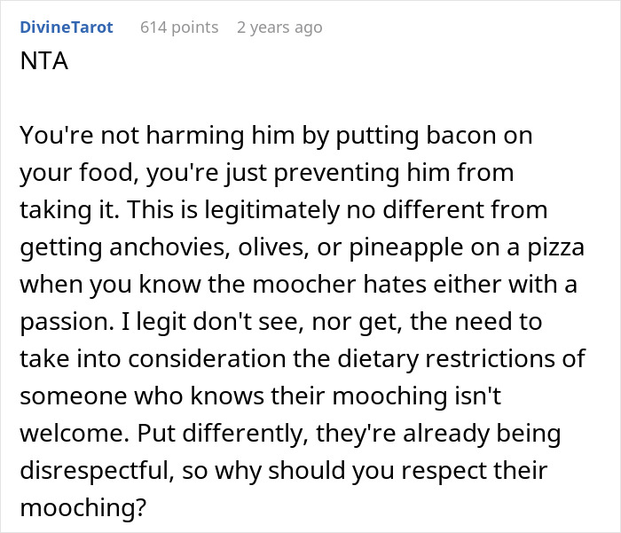 Student Has Had Enough Of His Muslim Friend Stealing His Fries, So He Orders Bacon On Them Without Telling Him Anything Student Has Had Enough Of His Muslim Friend Stealing His Fries, So He Orders Bacon On Them Without Telling Him Anything