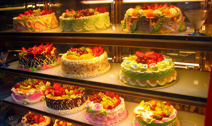 Man Gets Upset With His Wife Who Ate His Whole Birthday Cake Because He Left Her Alone To Celebrate His 30th Birthday With His Parents