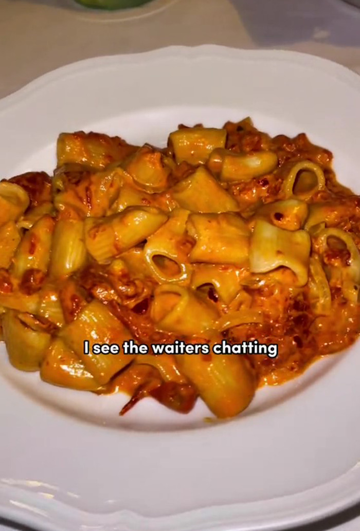 21 Y.O. Guy Went To A Michelin Star Restaurant And Pretended To Be A Food Critic, Goes Viral Online 21 Y.O. Guy Went To A Michelin Star Restaurant And Pretended To Be A Food Critic, Goes Viral Online