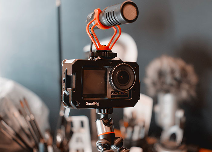 Child Of Family Vloggers Of 7 Years Reveals How It Ruined Her Life In A Raw And Honest Post Child Of Family Vloggers Of 7 Years Reveals How It Ruined Her Life In A Raw And Honest Post