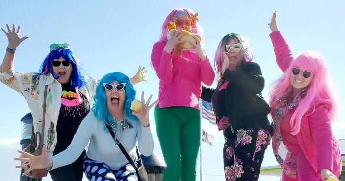 Me And My Friends Love To Spend Time Together, And Here Are The Top 10 Crazy Ideas For Extraordinary Meetups