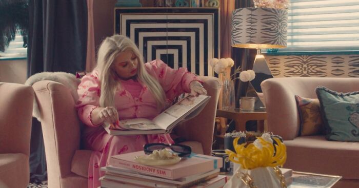 Maximalist Interior Designer Shows Around Her 1930s Art Deco House (20 Pics)