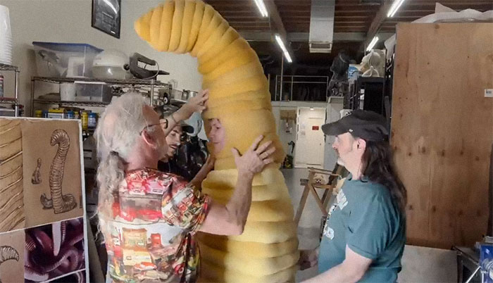 Heidi Klum Unveils This Year’s Costume, And It Once Again Reminds Everyone Why She’s The Queen Of Halloween Heidi Klum Unveils This Year’s Costume, And It Once Again Reminds Everyone Why She’s The Queen Of Halloween