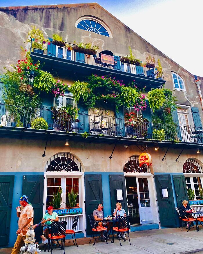 The Louisiana Pizza Kitchen And The Residence Space Above. The French Quarter Is Home To Over 3,000 Residents, Many Who Live Above Businesses Below