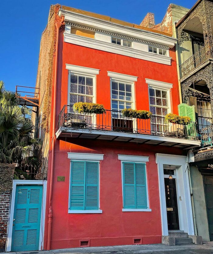 This French Quarter Stunner Is Giving Off Major Autumn Vibes