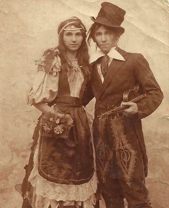 A Couple Of Victorian Travellers, 1890s