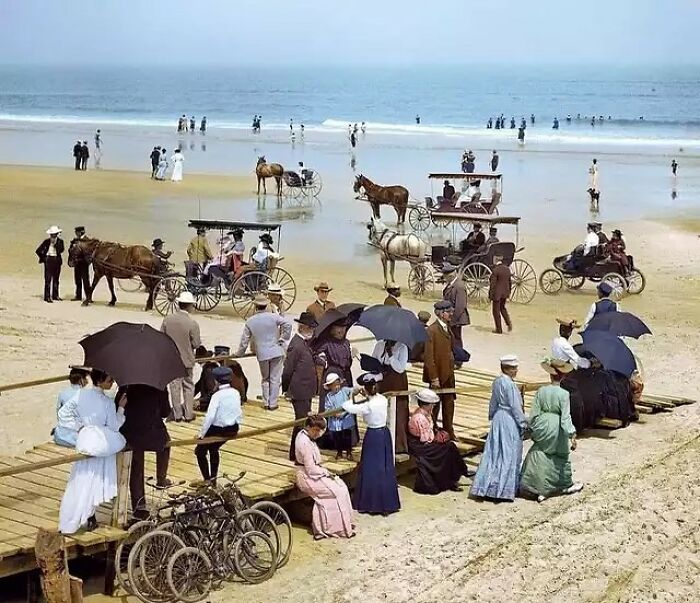 People At Daytona Beach In Florida, United States In 1904