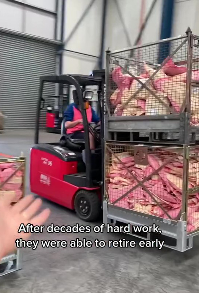 Woman Built A Business Worth Millions But Didn't Tell Her Parents She Was Working On It, Fearing Their Reaction To Her Quitting Her Office Job Woman Built A Business Worth Millions But Didn't Tell Her Parents She Was Working On It, Fearing Their Reaction To Her Quitting Her Office Job