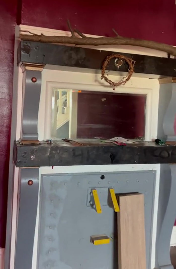 Home Owner Films Horrible Changes Tenants Made While Renting His House, Goes Viral With Over 6.1M Views On TikTok Home Owner Films Horrible Changes Tenants Made While Renting His House, Goes Viral With Over 6.1M Views On TikTok