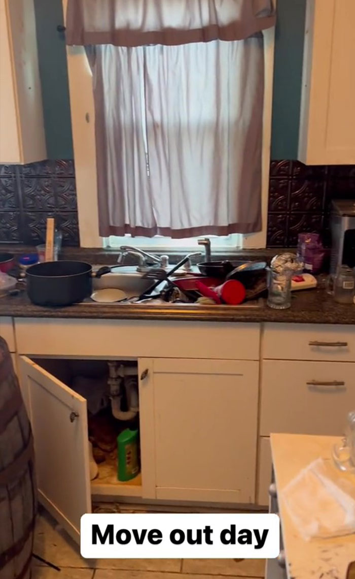 Home Owner Films Horrible Changes Tenants Made While Renting His House, Goes Viral With Over 6.1M Views On TikTok Home Owner Films Horrible Changes Tenants Made While Renting His House, Goes Viral With Over 6.1M Views On TikTok