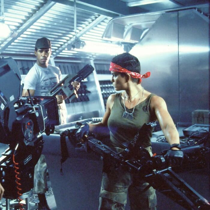 Aliens - Setting Up The Shot (1986)