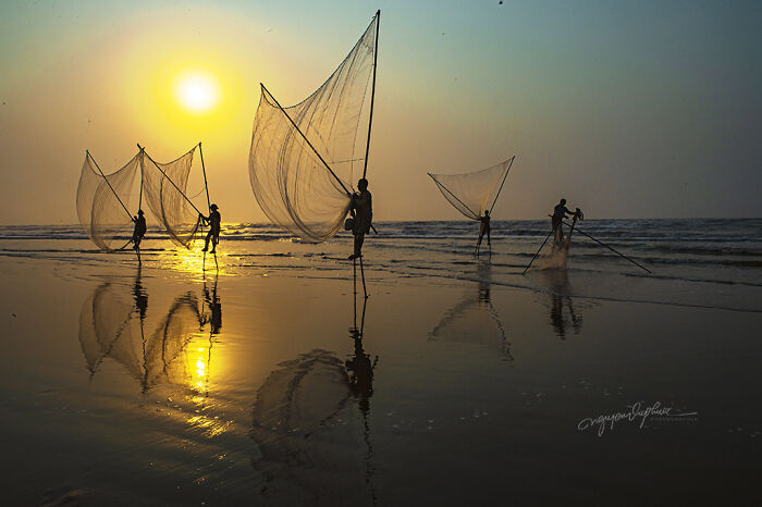 I Photographed Fishermen, Who Use Stilts For Inshore Fishing I Photographed Fishermen, Who Use Stilts For Inshore Fishing