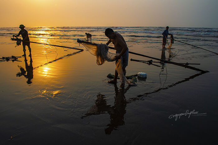 I Photographed Fishermen, Who Use Stilts For Inshore Fishing I Photographed Fishermen, Who Use Stilts For Inshore Fishing