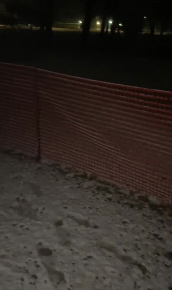 “Looks Like We Got Karen As A Neighbor”: Man Gets Into A War With Neighbor Who Zip-Tied Her Snow Fence To His Gutters “Looks Like We Got Karen As A Neighbor”: Man Gets Into A War With Neighbor Who Zip-Tied Her Snow Fence To His Gutters